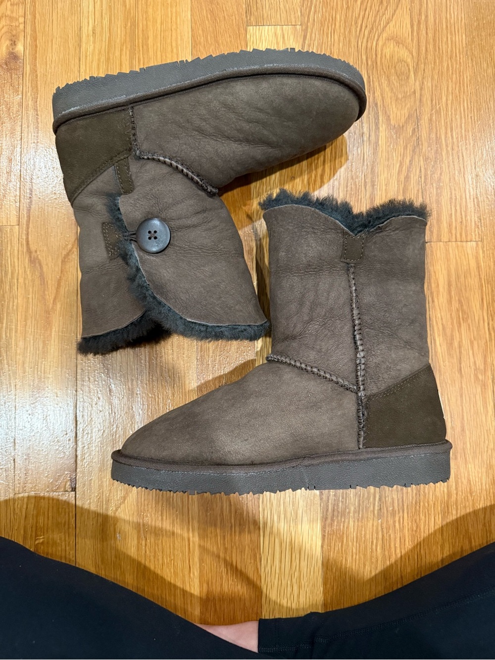 NWOT Authentic Sydney Rams UGG Brown Boots with Shearling Cuff - Picture 3 of 6